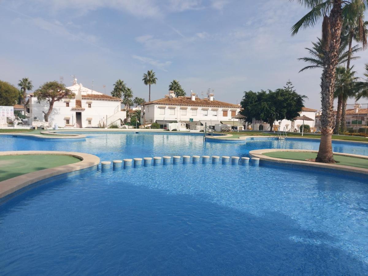 Bebi Casa Apartment Torrevieja Buitenkant foto